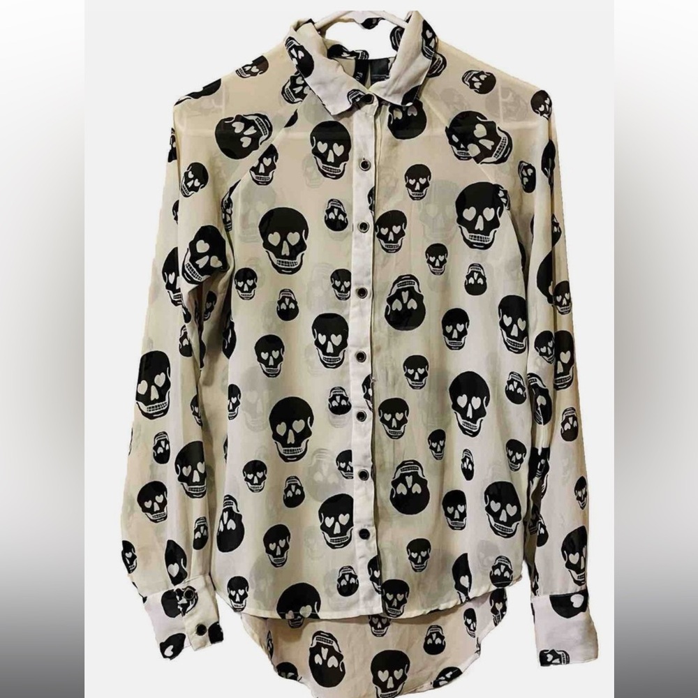 Chic Skull Print Women's Blouse - Black & Cream
